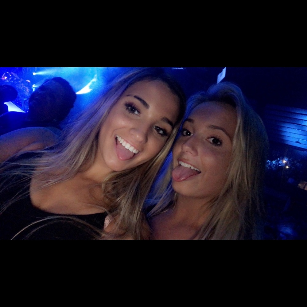 Meet your Posher, Olivia